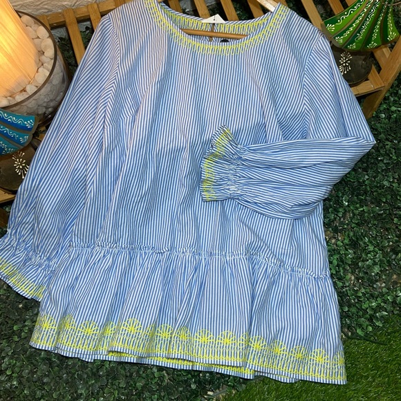 🛍️Striped Tops. Size- Tag it’s XXS BUT THIS IS BIGGER IN SIZE -⬇️Measurement - Picture 3 of 12